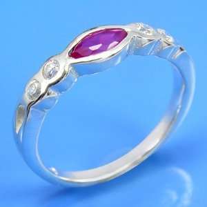  2.04 grams 925 Sterling Silver Beautiful Lady Ring Size 