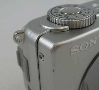 SONY Cyber shot DSC W1 5.1 MP Digital Camera NO BOX + tripod 