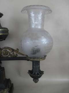 pares 1850s decorados de lámparas de Argand de bronce de mensajero