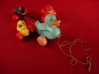 ADORABLE VINTAGE 1940s WOOD PULL TOY MAMA DUCK AND DUCKLINGS COLORFUL 
