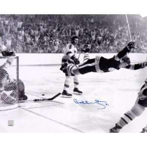  Bobby Orr Boston Bruins   Flying   16x20 Autographed Black 
