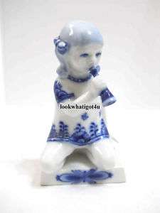 Royal Copenhagen #4796 Girl w/ Flute Blue & white figur  