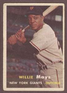 1957 Topps Baseball #10 Willie Mays Card   New York Giants  