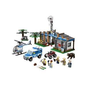  Lego City Forest Police Station   4440 Toys & Games