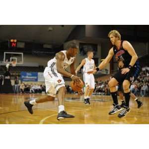 Springfield Armor v Erie BayHawks Mike Williams and Tasmin Mitchell 