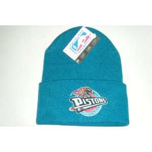   NEW Authentic Beanie / toque knit hat Logo 7