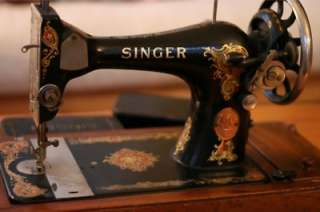 Antique Singer Sewing Machine with oak carrying case  