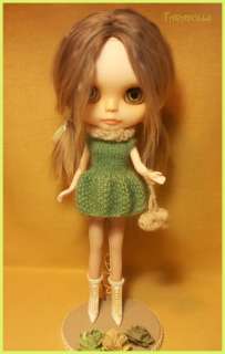 Lily is my # 2 custom blythe doll. She was a Cassiopeia Spice, RBL. )