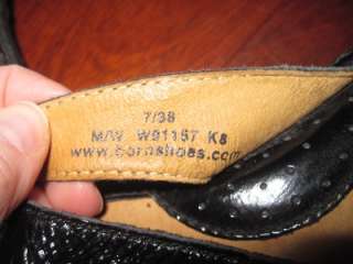 WOMENS Black Patent Leather BORN Thong Sandals size 7 EUC  