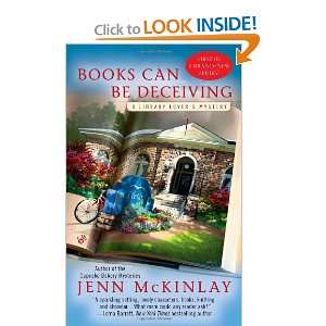Books Can Be Deceiving (A Library Lovers Mystery) [Mass Market 