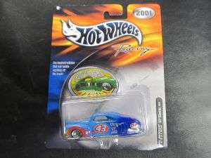 Hot Wheels Racing NASCAR 2001 Tail Dragger STP / 074299289675 