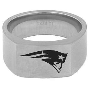  Team Titanium New England Patriots 10mm Signet Ring 