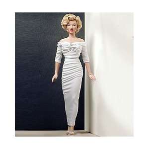  Marilyn Monroe Vinyl Portrait Doll   Cover Queen 