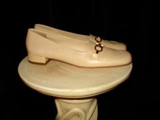 SALVATORE FERRAGAMO Gorgeous Tan Shoes Gold Horsebit 7.5 AAAA Low Heel 