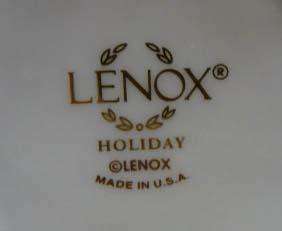 PRESENTED IS A LENOX HOLIDAY CHRISTMAS SANTA CLAUS CANDLE HOLDER IN 