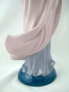 Lladro Handmade in Spain Our Lady With Flowers With Box  