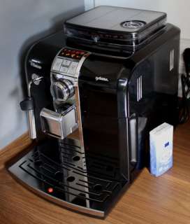 Kundebild für Philips Saeco HD8833/11 Kaffeevollautomat SYNTIA 