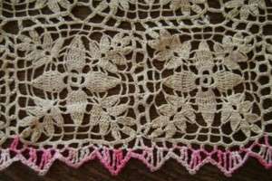 Vtg Crochet Lace Doily Dresser Scarf Pink Floral  