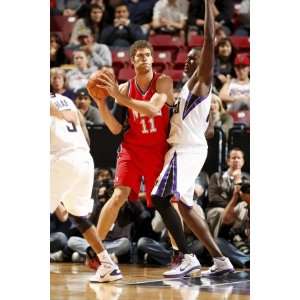  New Jersey Nets v Sacramento Kings Brook Lopez and Samuel 