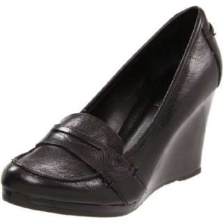 Kenneth Cole REACTION Womens Flirt It Up Wedge Pump   designer shoes 