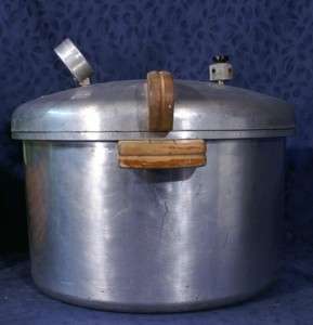 Vintage NATIONAL No. 7 16 Qt. Aluminum Pressure Cooker  
