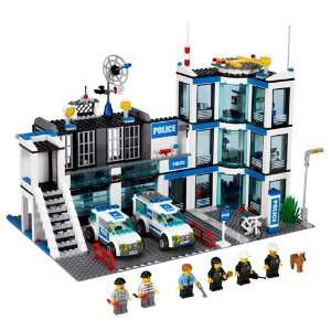  Lego City   Police Station 7498 Toys & Games